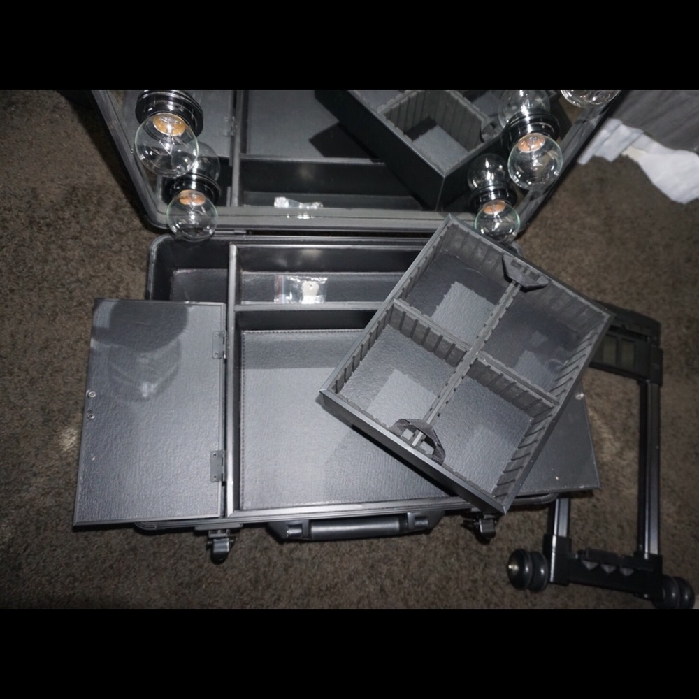 Shany Cosmetics Mini Studio Lighted Travel Case - Picture 7 of 8